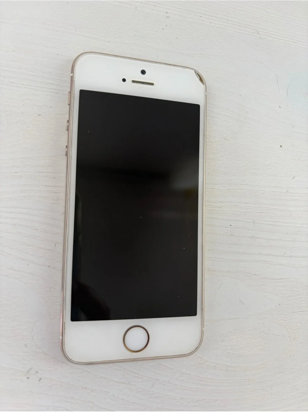 Apple iPhone 6s (Model A1533) – 64GB– Well Maintained Clean Device